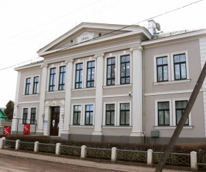 Bibliotēkas ēka A.Pormaļa ielā 11
