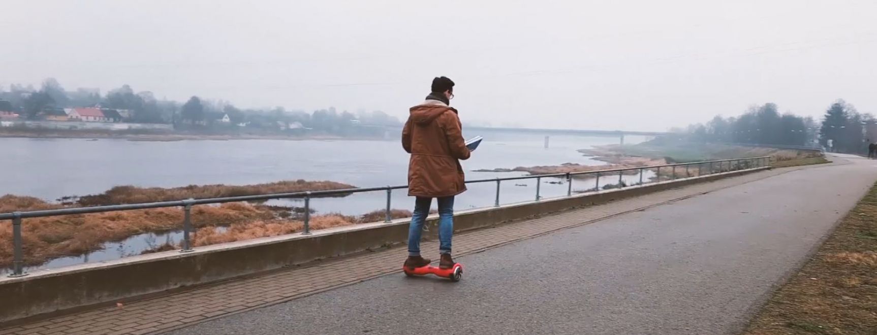 Esam saņēmuši BIBLIO projekta konkursa balvu - hoverbordu!