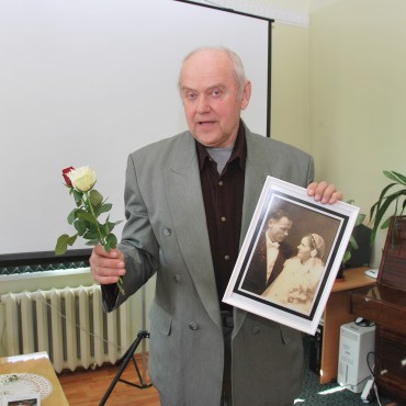 Rakstniekam Vilim Mihalovskim (Sauleskalnam) - 100