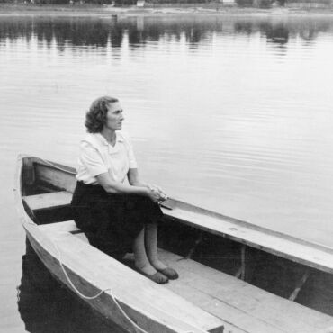 Fotocikls “Objektīvā vēsture. Daugava”. Vienas fotogrāfijas izstāde “Zinaīda Dandena (Arženiece)”